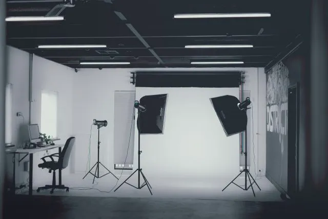 Darmowe zdjęcia próbne w studiu fotograficznym. Na czym to polega?